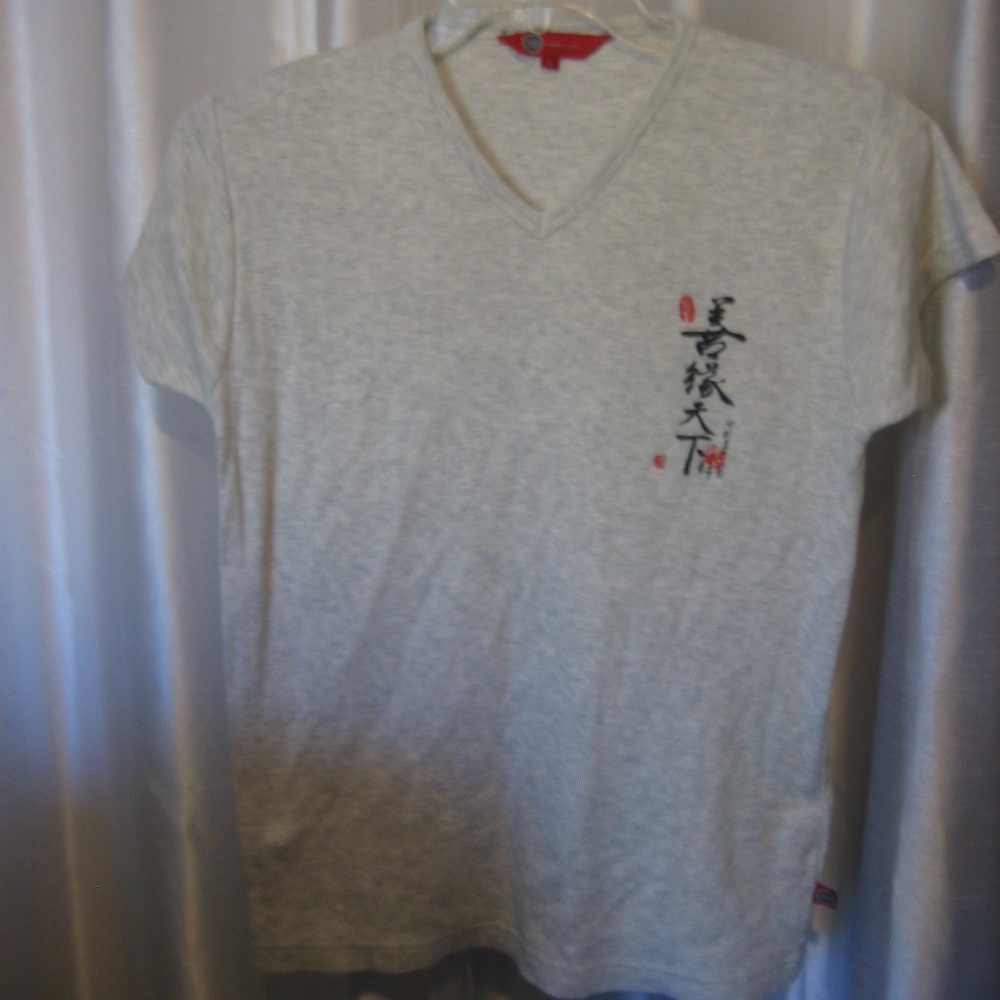 Whispering Smith Light Grey Asian Print Short Sleeve T Shirt Sz L NWNT